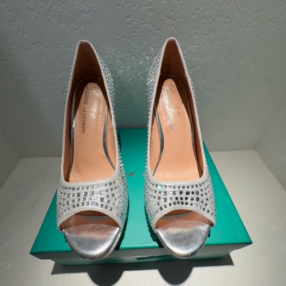 NWT Lauren Lorraine Sparkling Silver Candie Open Toe Platform Heels - Picture 6 of 11